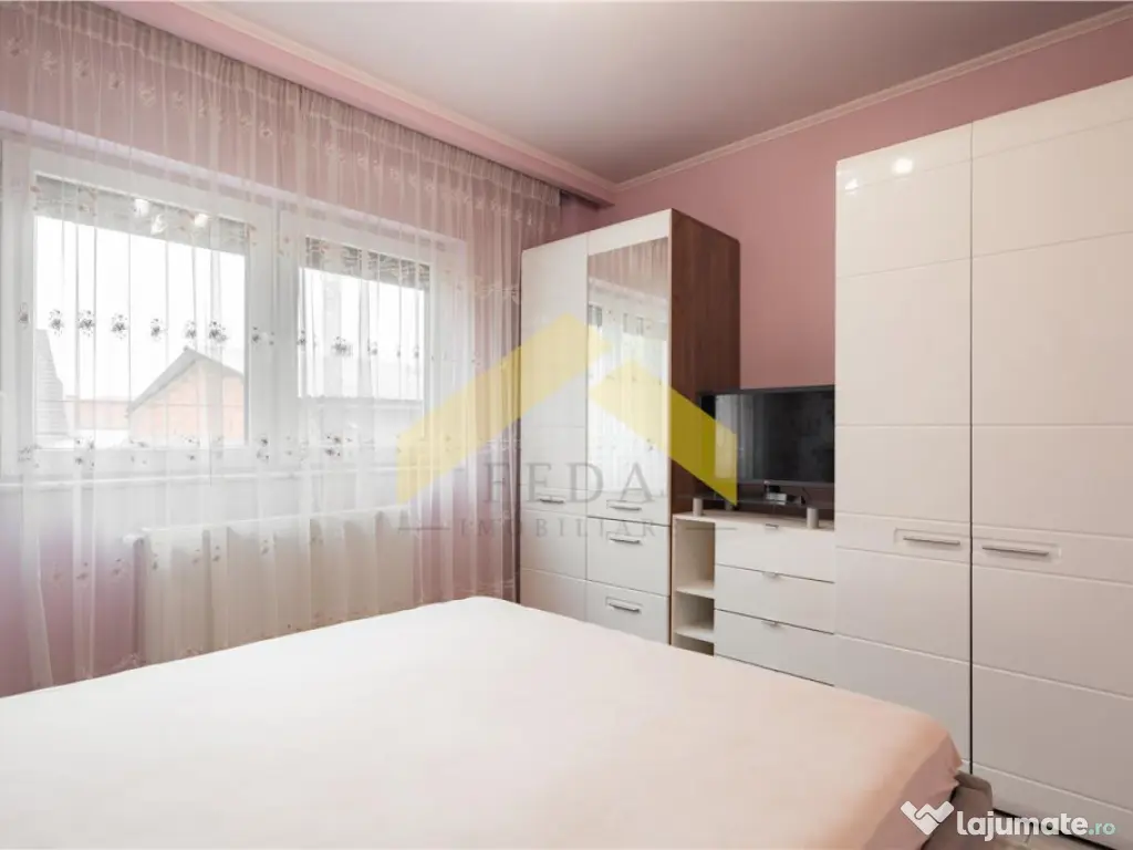 Apartament 3 camere in Micalaca de 