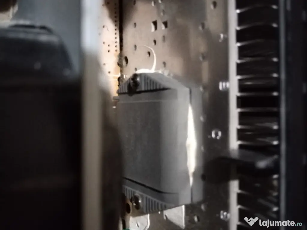 Turn Technics seria CH700 