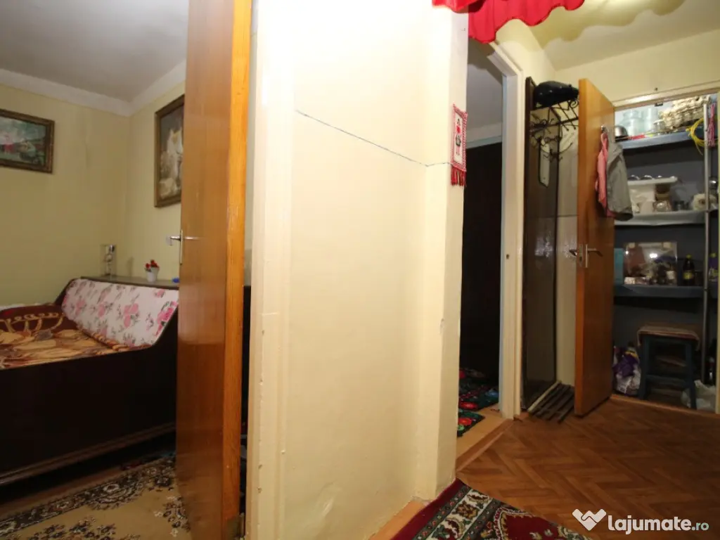 Titan - Câmpia LIbertății, 3 camere decomandat, etaj 1 