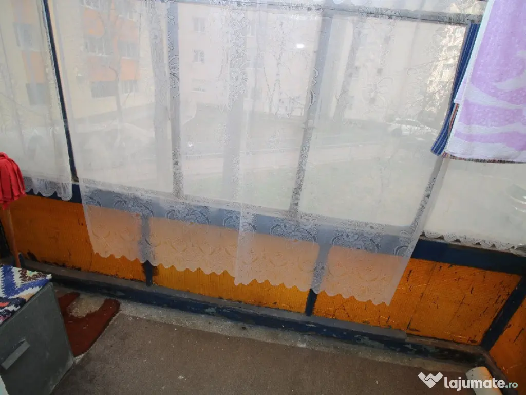 Titan - Câmpia LIbertății, 3 camere decomandat, etaj 1 