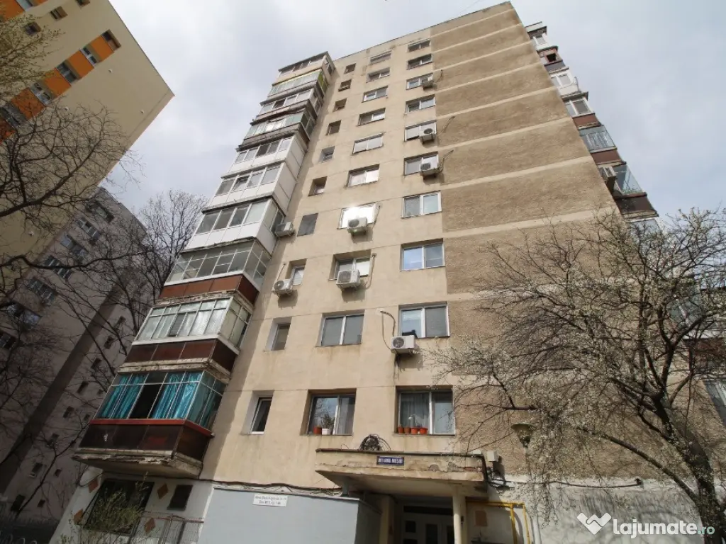 Titan - Câmpia LIbertății, 3 camere decomandat, etaj 1 