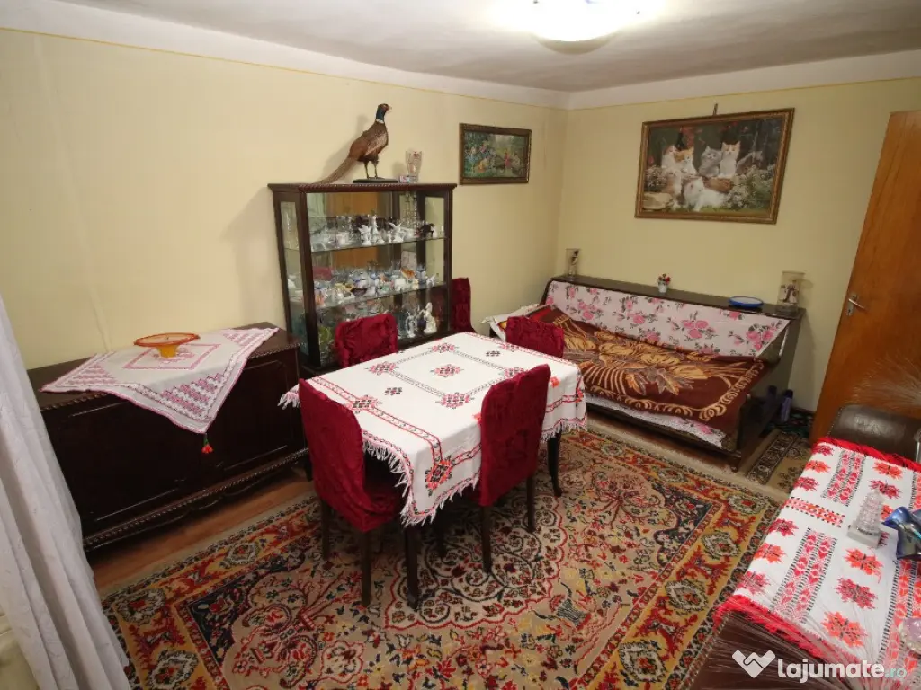 Titan - Câmpia LIbertății, 3 camere decomandat, etaj 1 