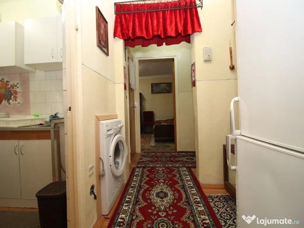 Titan - Câmpia LIbertății, 3 camere decomandat, etaj 1 