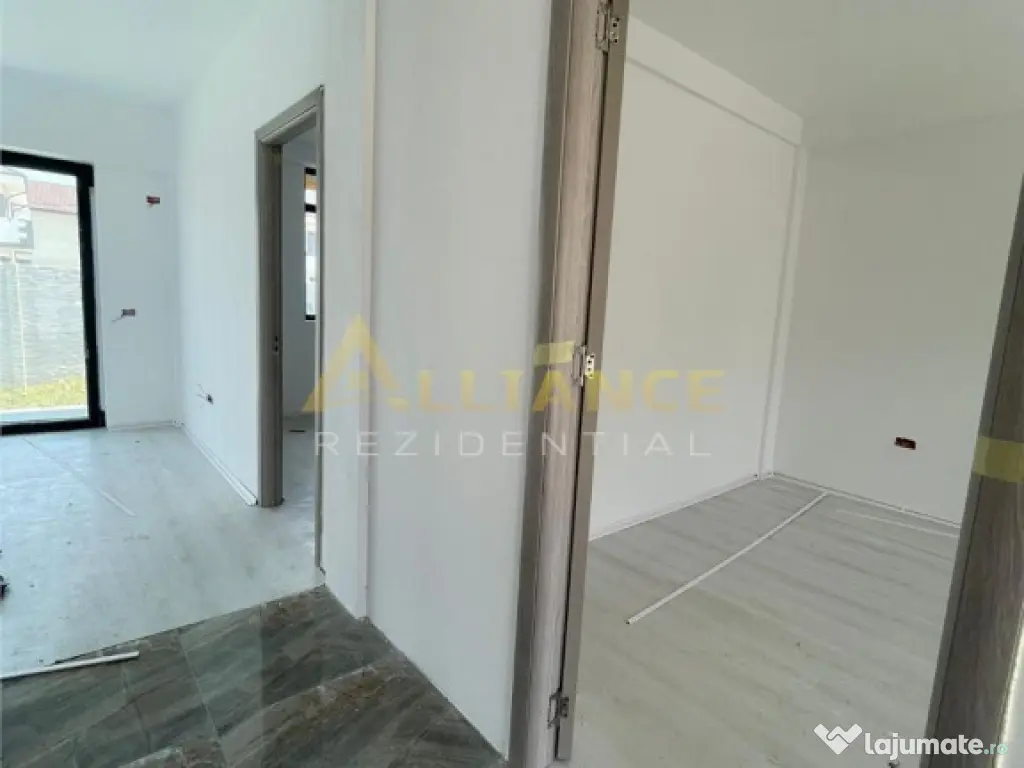 --Casa tip duplex cu 3 camere - STB 440 Piata Sudului 