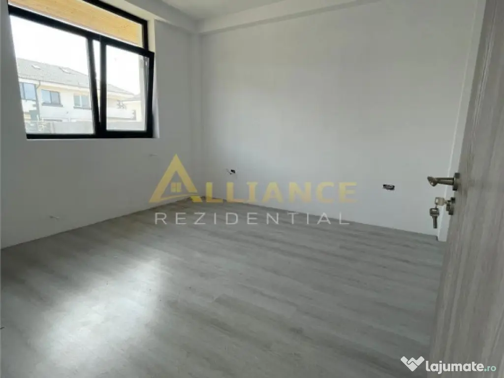 --Casa tip duplex cu 3 camere - STB 440 Piata Sudului 