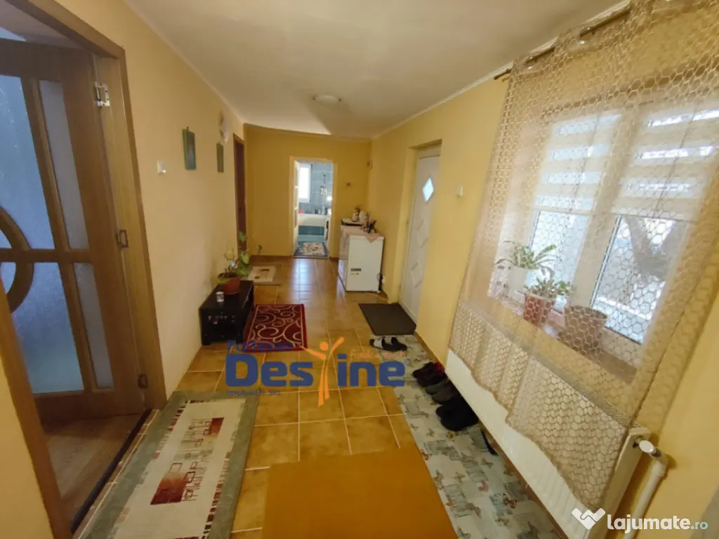 Apartament 2 camere 68 mp + 300mp curte, terasă și beci CU 