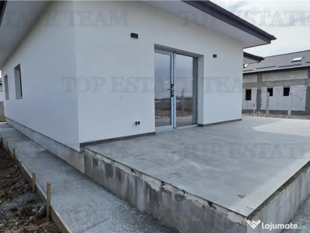 Vila individuala moderna cu 4 camere , 2 bai ,terasa 25mp, i 