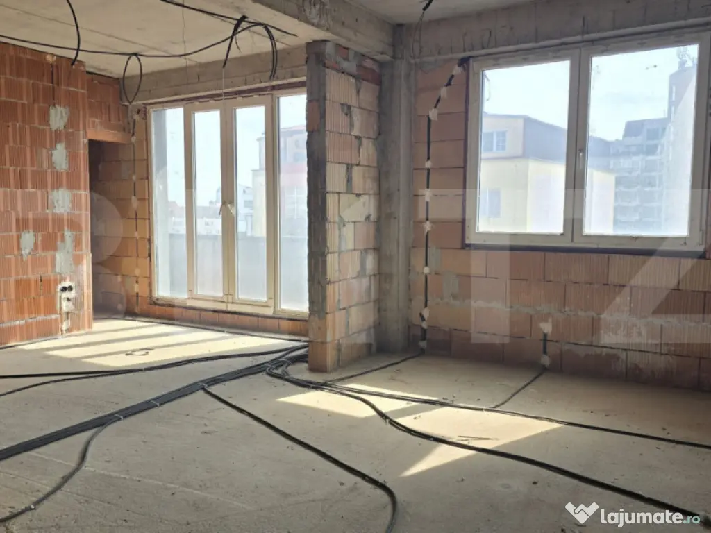 Apartament - PentHouse -3 camere 180 mp. Central 