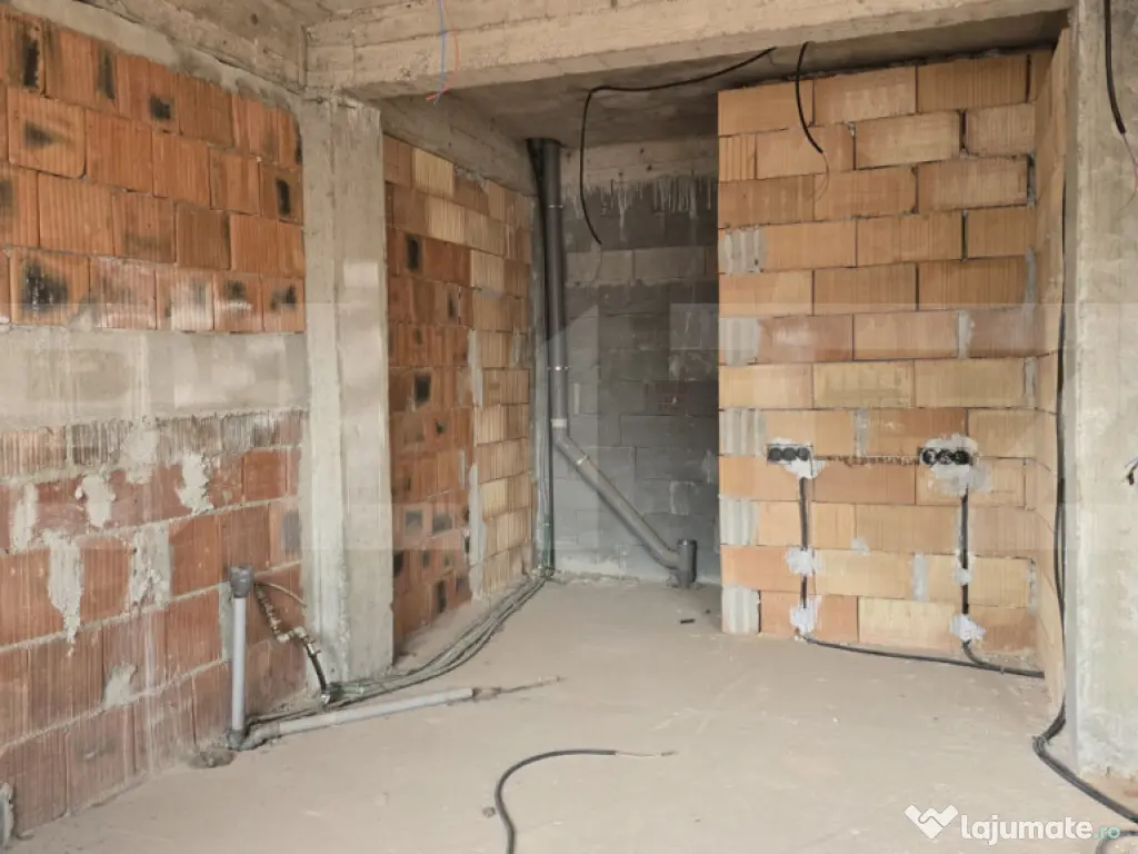 Apartament - PentHouse -3 camere 180 mp. Central 