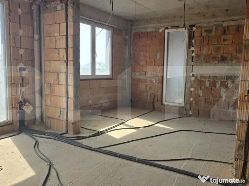 Apartament - PentHouse -3 camere 180 mp. Central 