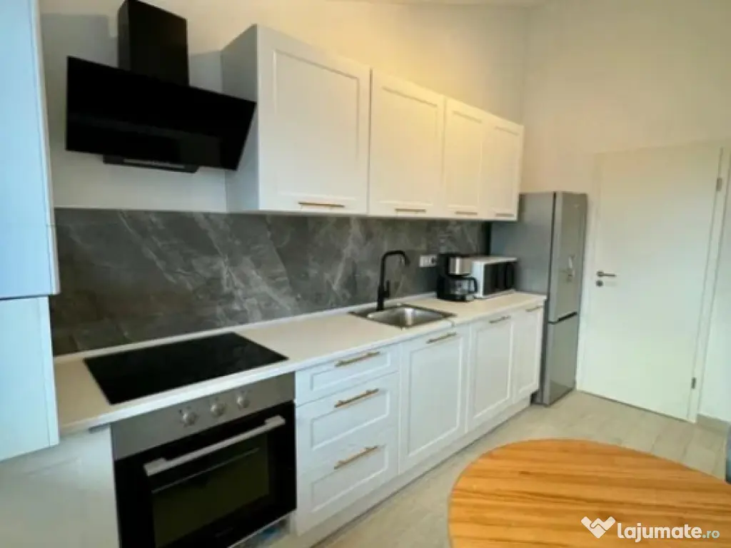 Garsoniera decomandata - zona Tractorul 