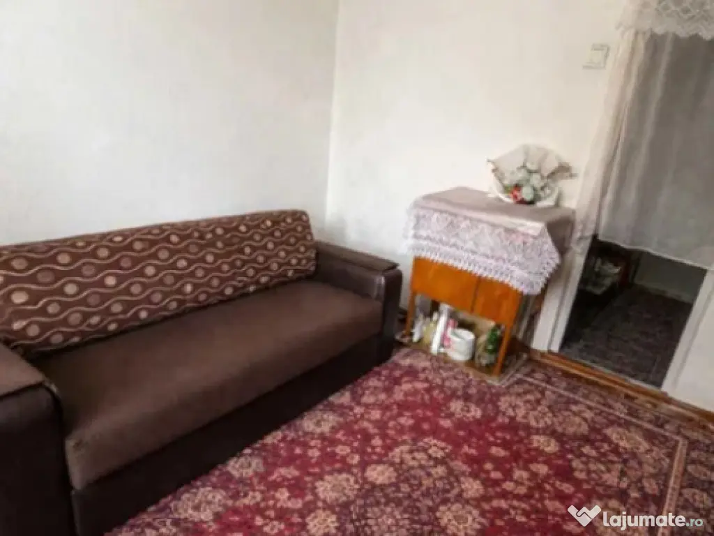 Camera cu baie si bucatarie proprie - zona Tractorul 