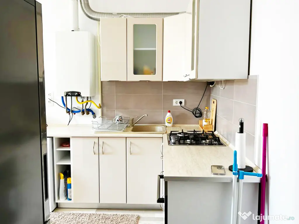 Inchiriez apartament cu 3 camere, 55 mp, Valea Lupului - Mall Moldova 