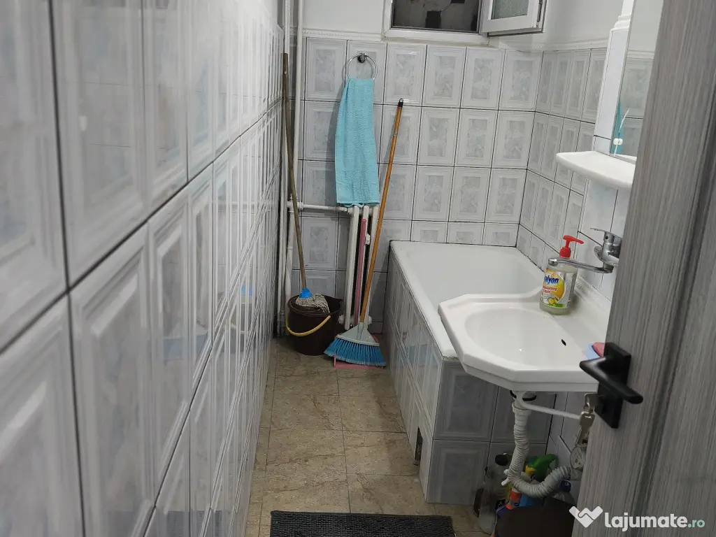 Apartament de închiriat 2 camere central