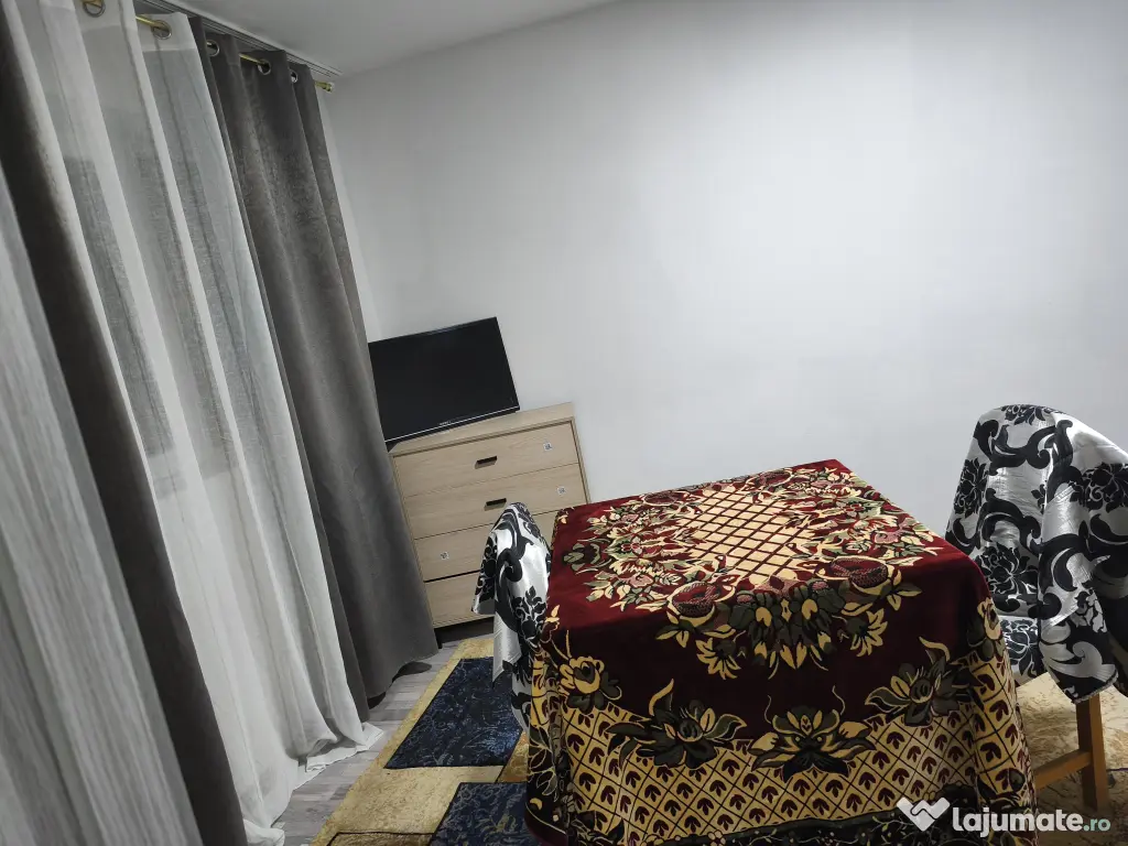 Apartament de închiriat 2 camere central