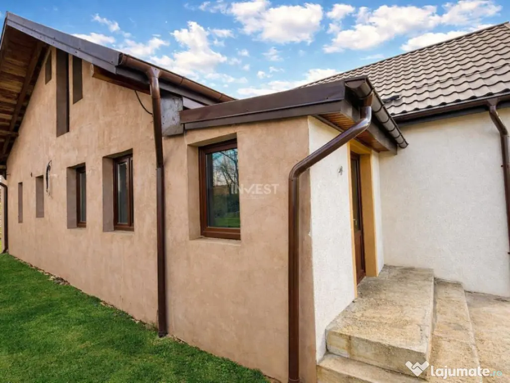 Casă tip duplex de vânzare 380 MP teren, zona Vișani - IA 