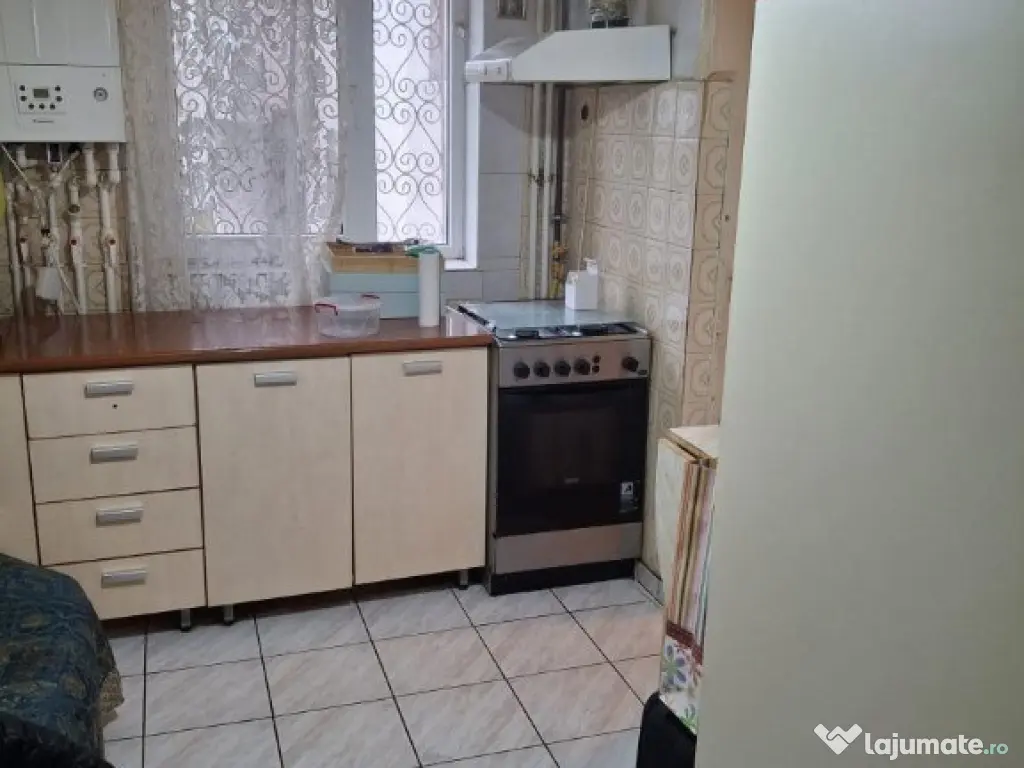 Sat Vacanta, Tomis Nord, de vanzare 2 camere, parter, gaze 