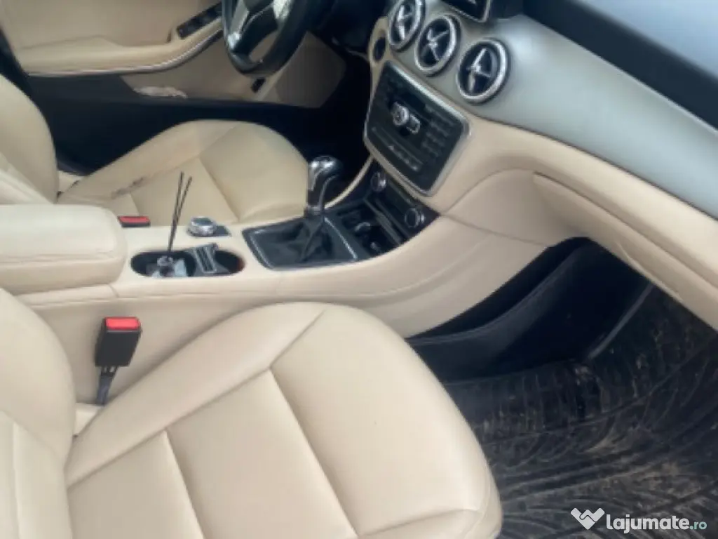 MERCEDES-BENZ GLA 200d 