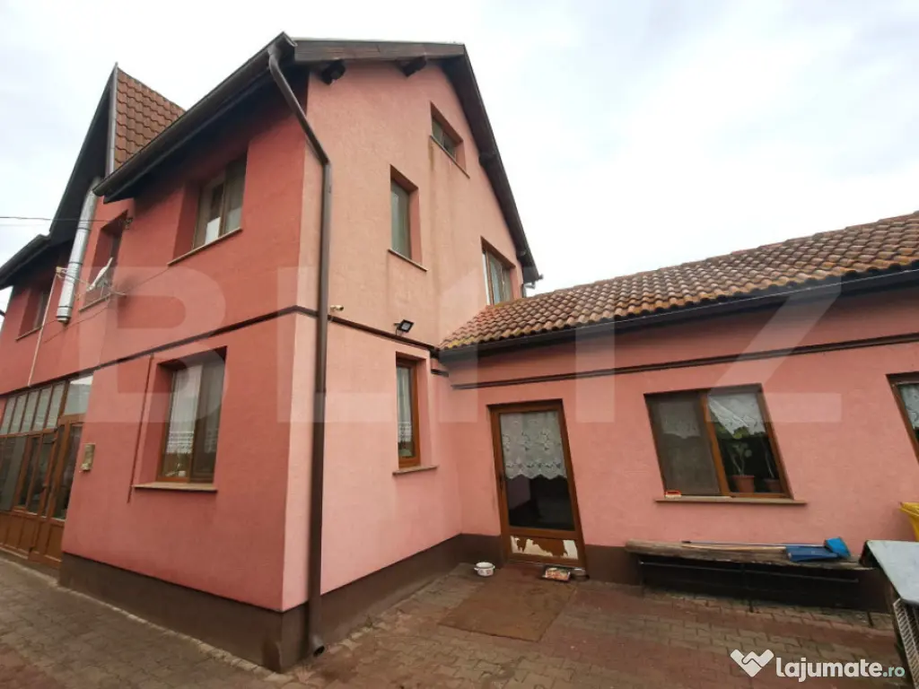 Casă spațioasă P+E+M de vânzare – Hărman | 5 camere | 