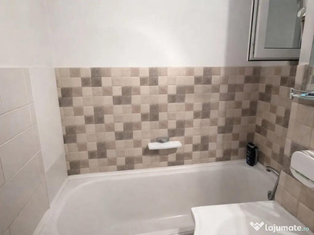 Oferta Paste-Apartament 4 camere decomandat, vis-a-vis de El 