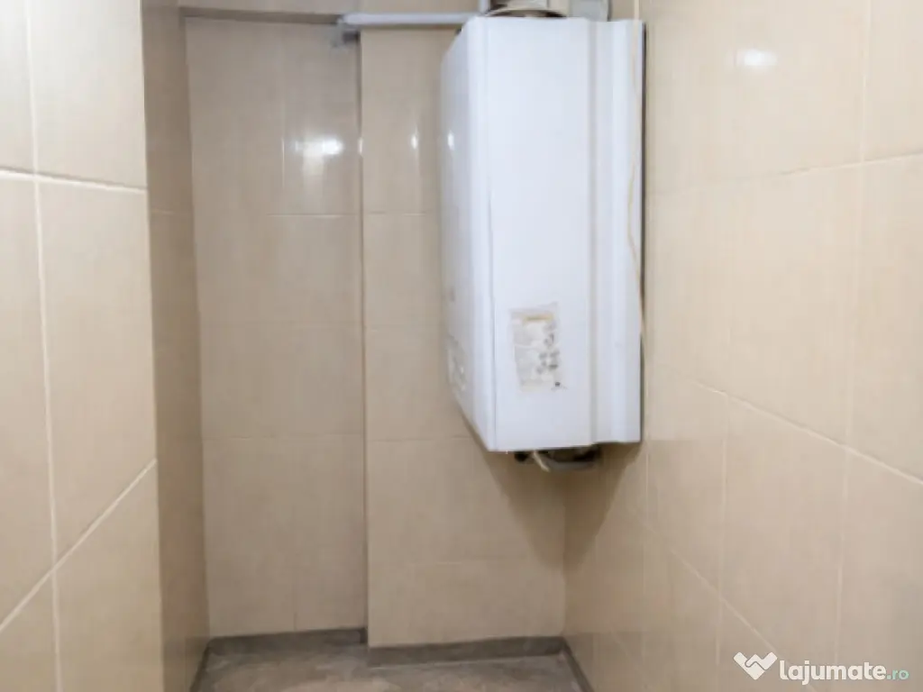 Oferta Paste-Apartament 4 camere decomandat, vis-a-vis de El 