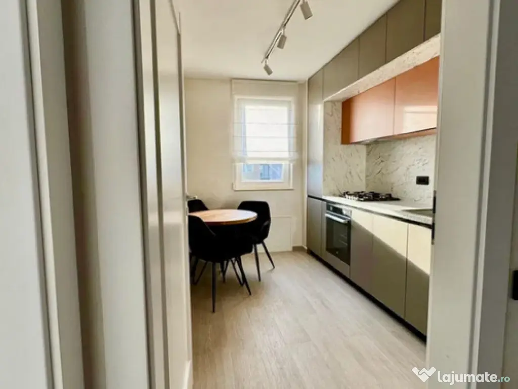 Apartament 2 camere, decomandat - zona Racadau 