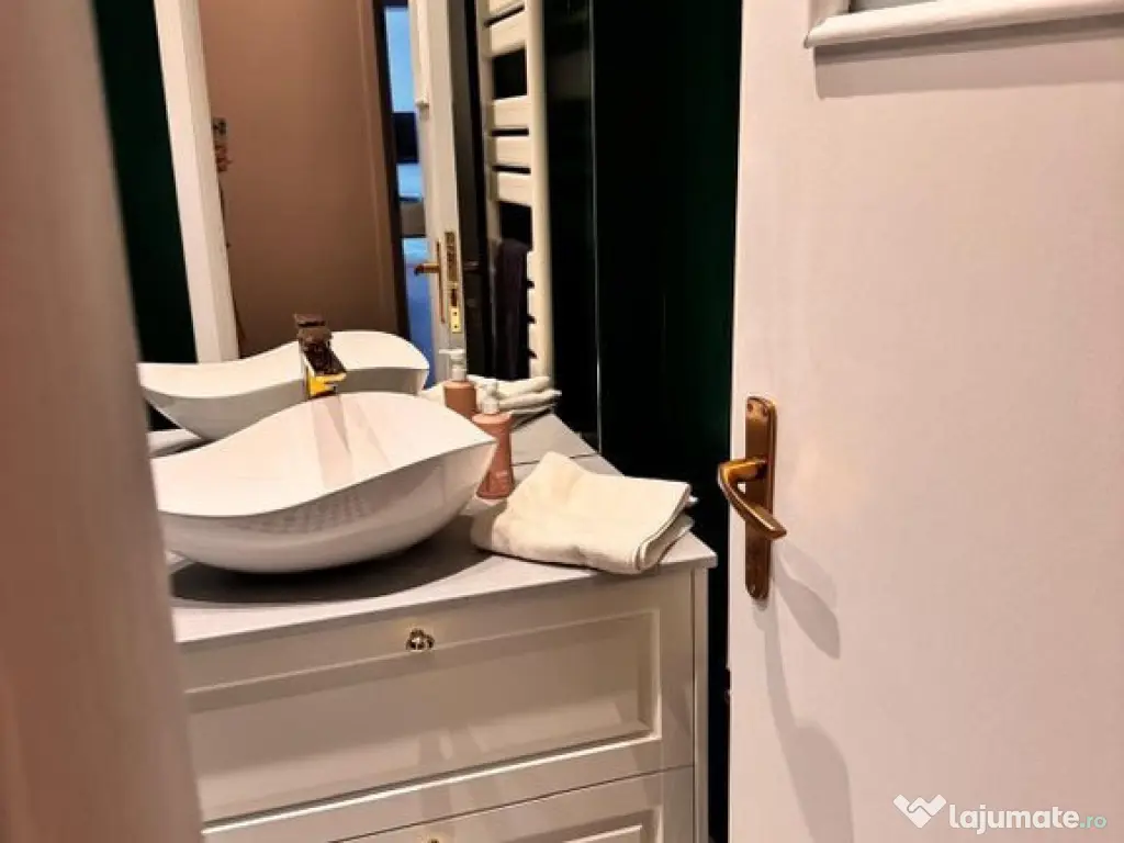 Vila 4 camere | Aviatiei | curte 50 mp | Baneasa | 3 Parcare 