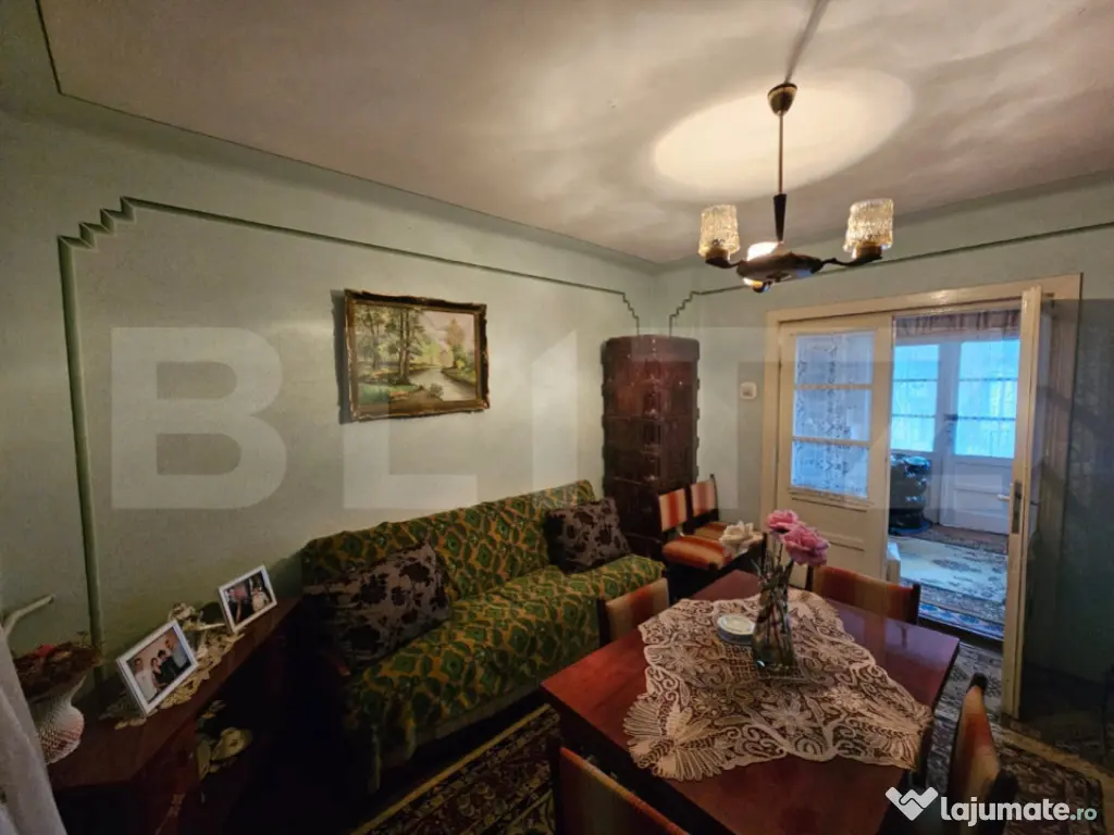 Casă spațioasă cu 4 camere, bucătărie de vară și tere 