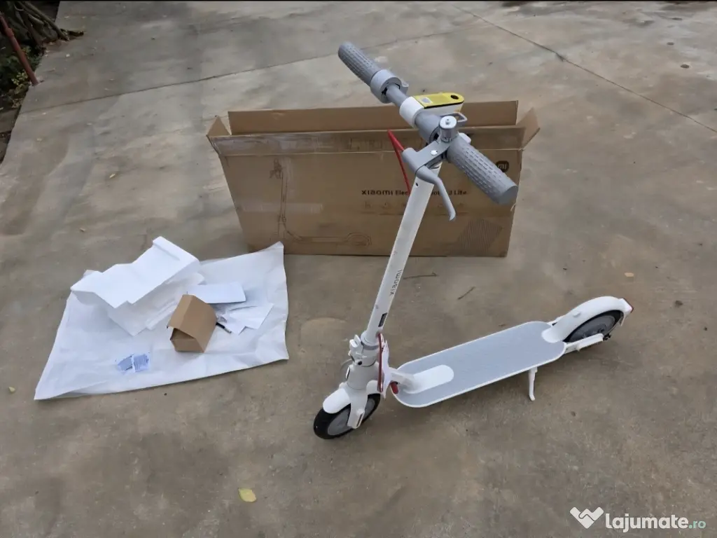 Trotineta electrica pliabila Xiaomi Electric Scooter 3 Lite
