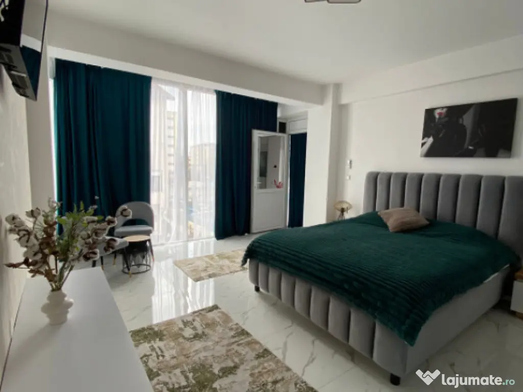 Apartament 4 camere decomandat, 110mp, zona Consul 