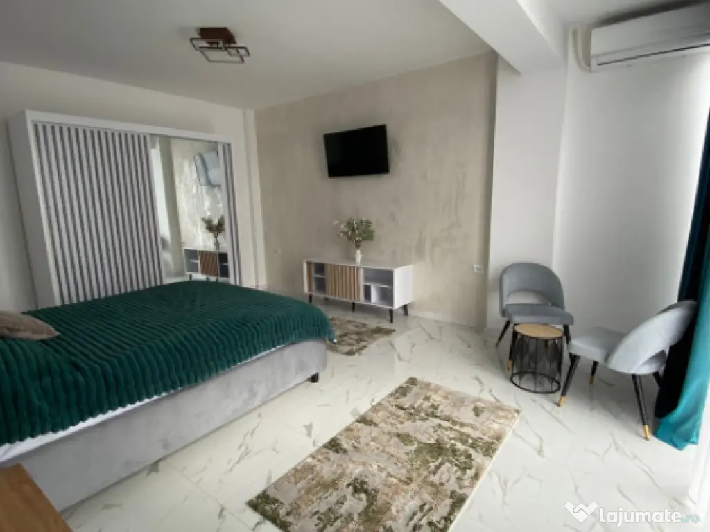 Apartament 4 camere decomandat, 110mp, zona Consul 