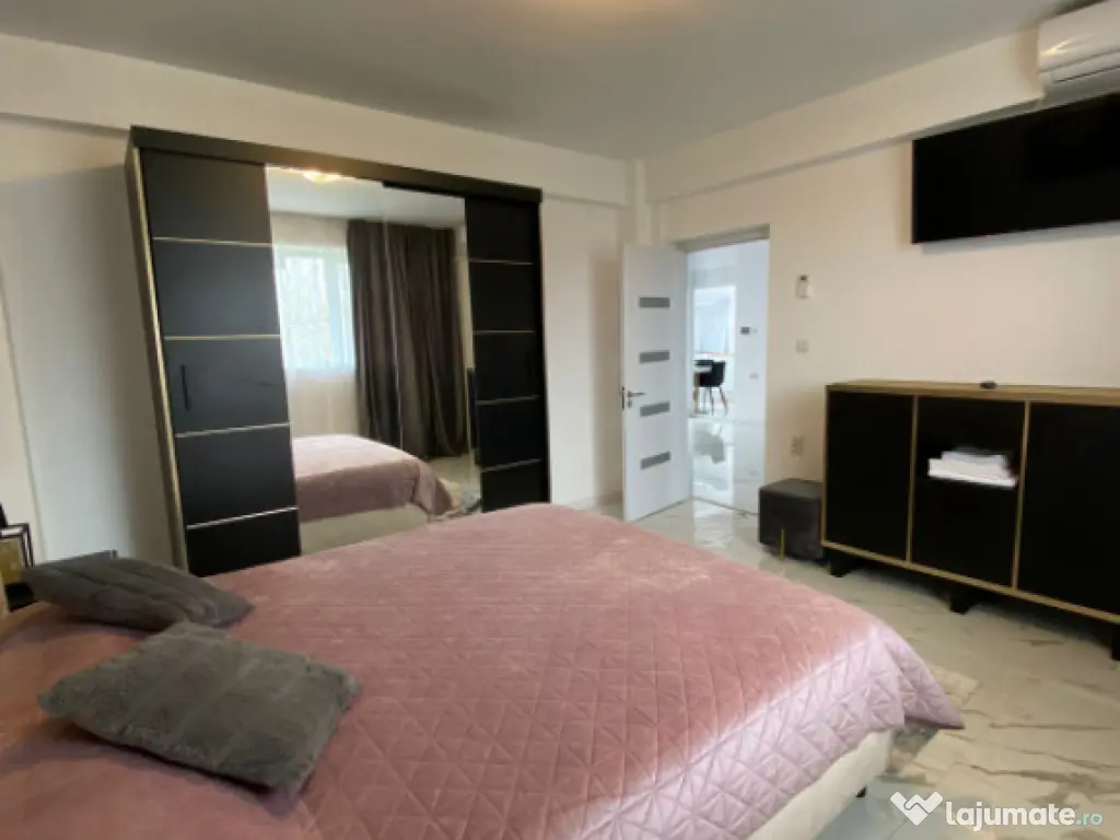 Apartament 4 camere decomandat, 110mp, zona Consul 