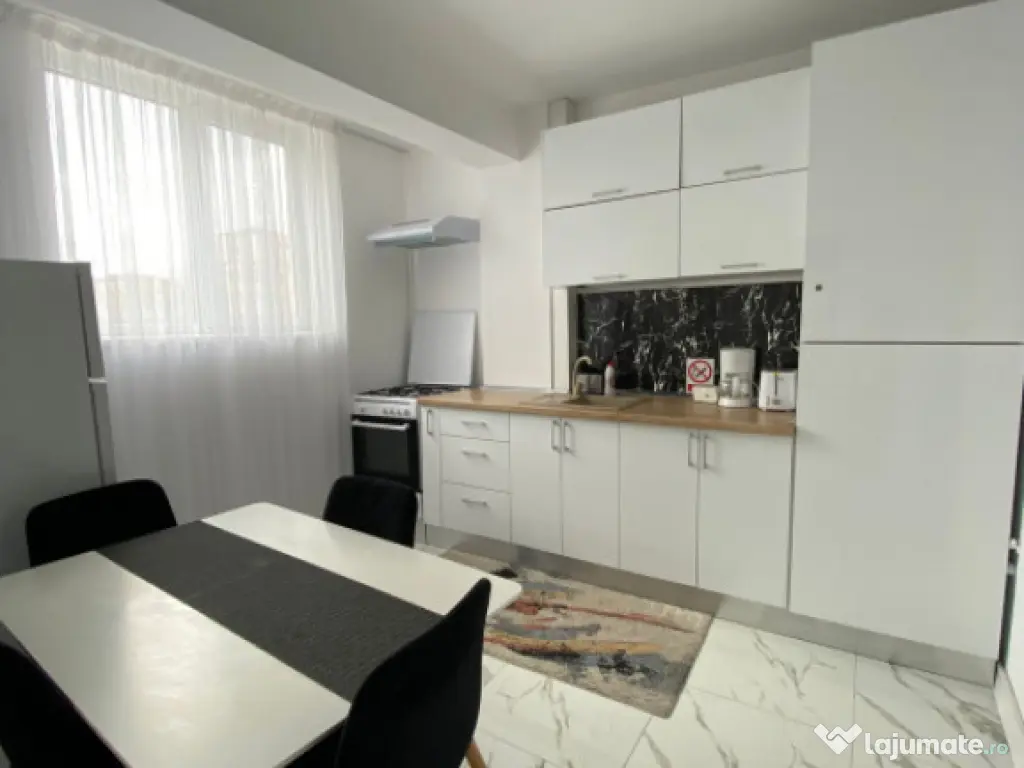 Apartament 4 camere decomandat, 110mp, zona Consul 
