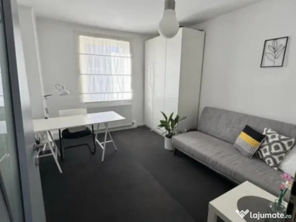 Apartament 4 camere, decomandat - zona Grivitei