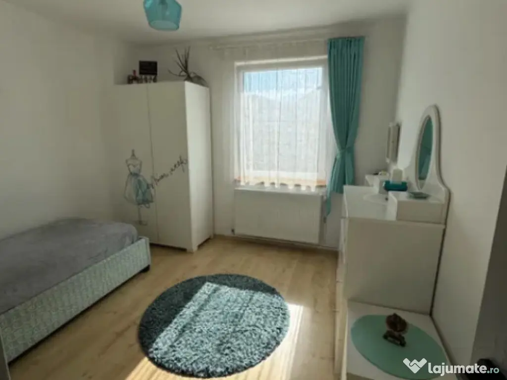 Apartament 4 camere, decomandat - zona Grivitei