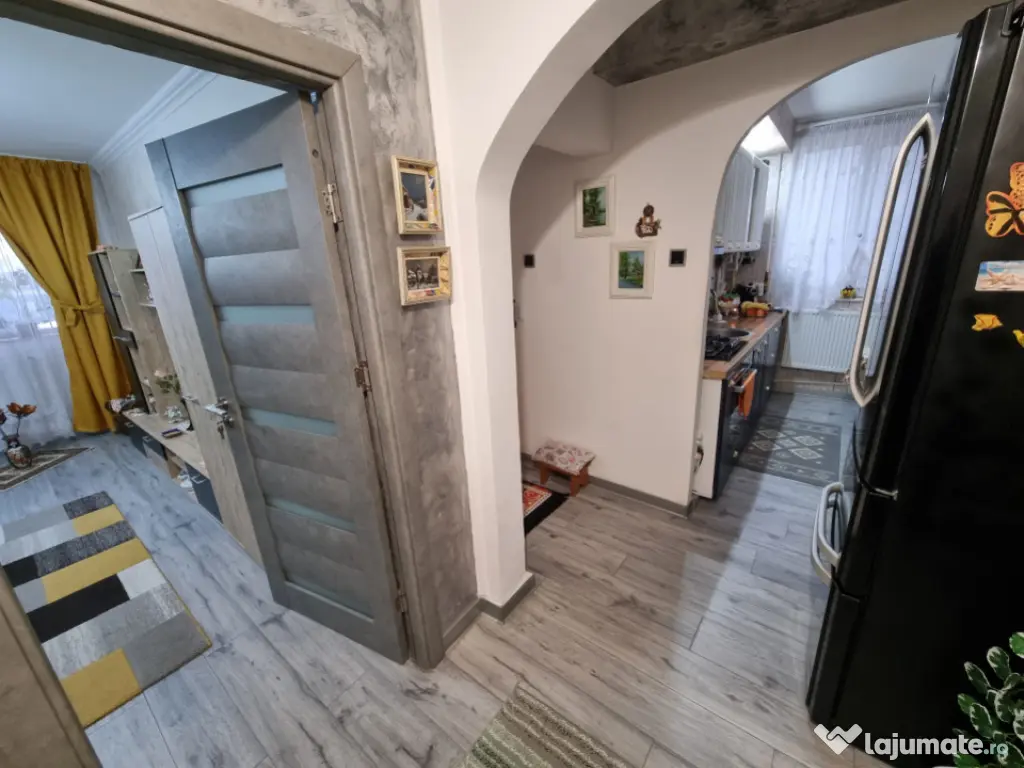 Apartament 2 camere decomandate, renovat, mobilat, utilat- M 