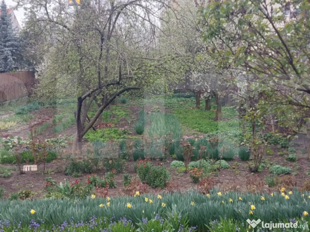 Casă din caramida cu grădină în Micro 17, zonă excelent 