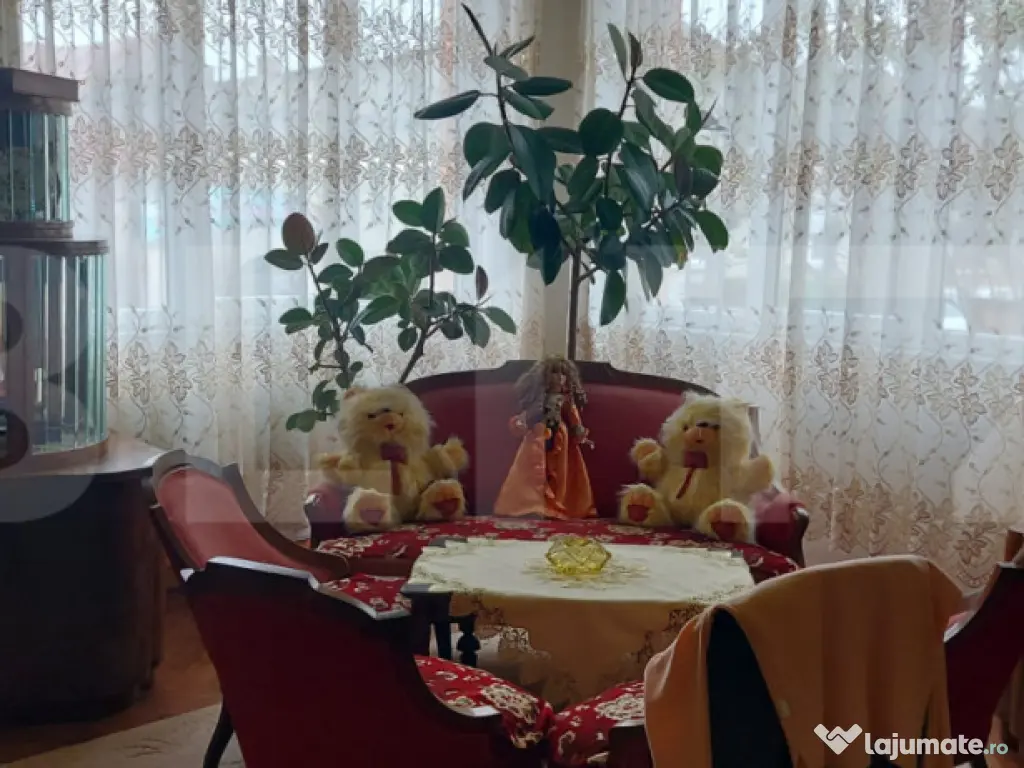 Casă din caramida cu grădină în Micro 17, zonă excelent 