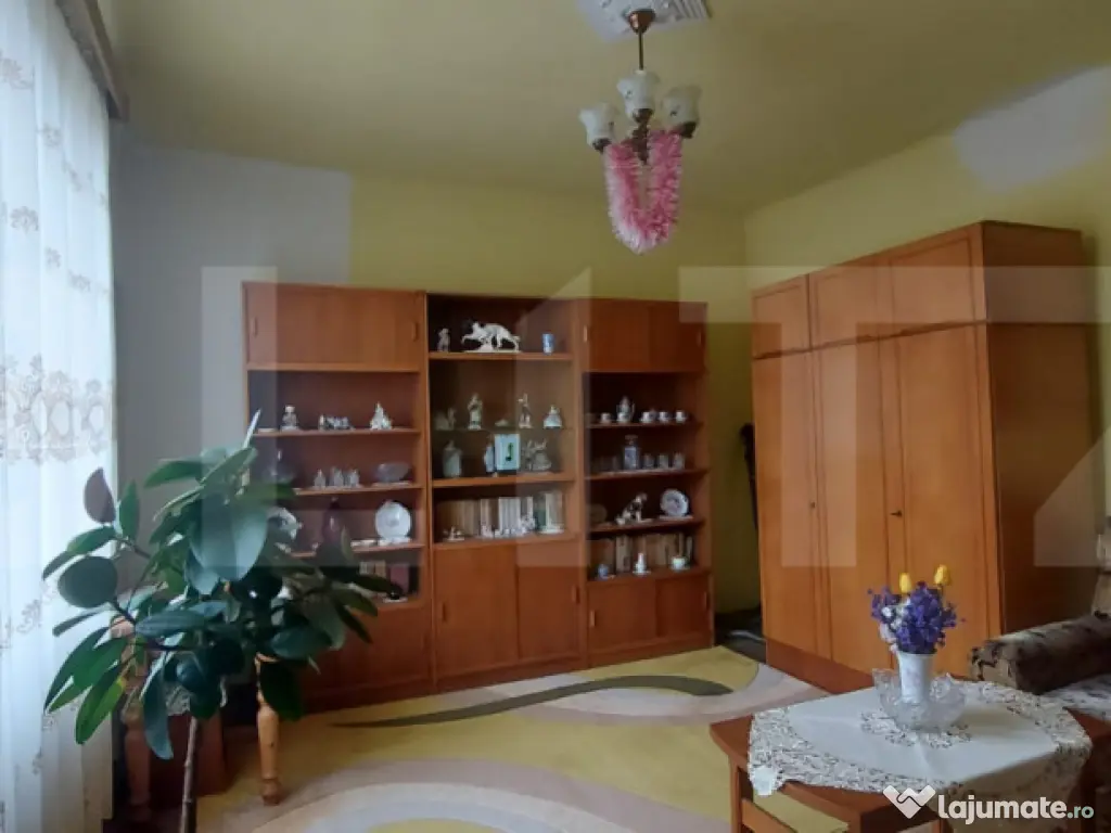 Casă din caramida cu grădină în Micro 17, zonă excelent 