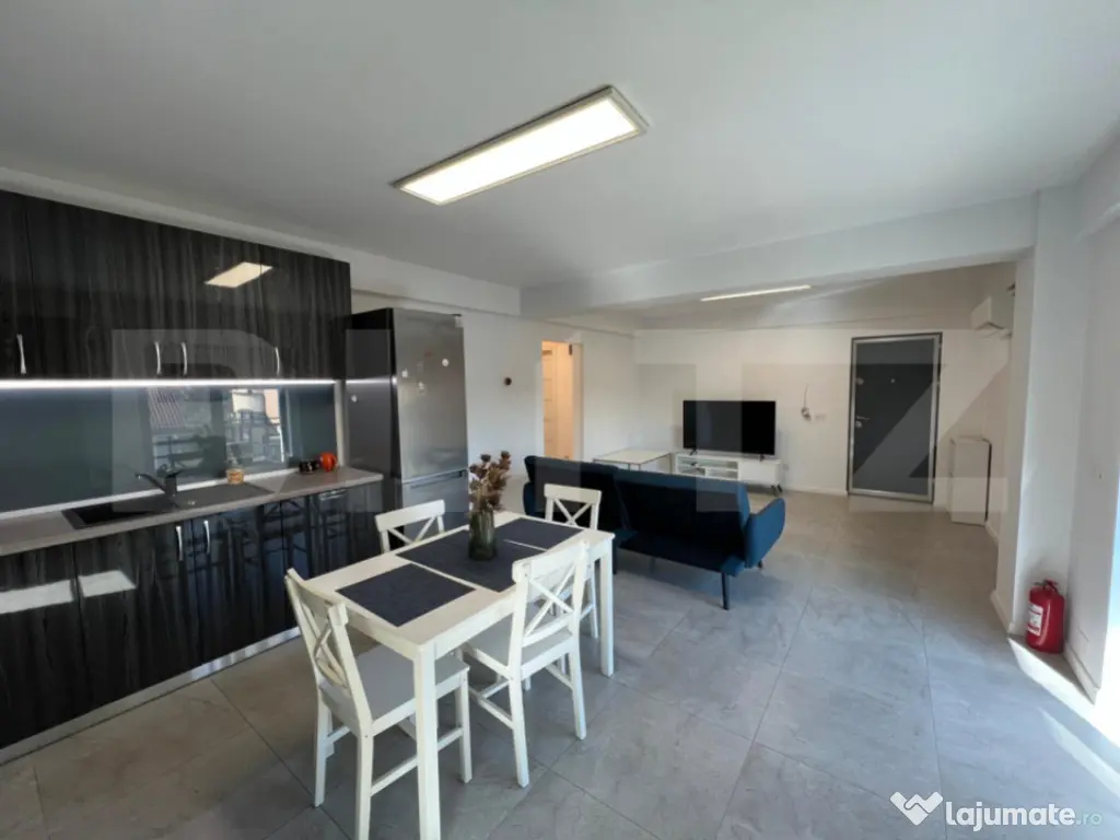 Apartament cu 3 camere,75 mp, zona 1 Mai 