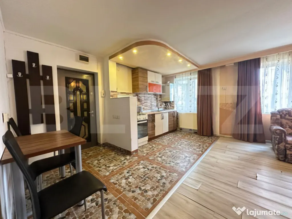 Apartament cu 3 camere, decomandat, parter – Gojdu, spați 