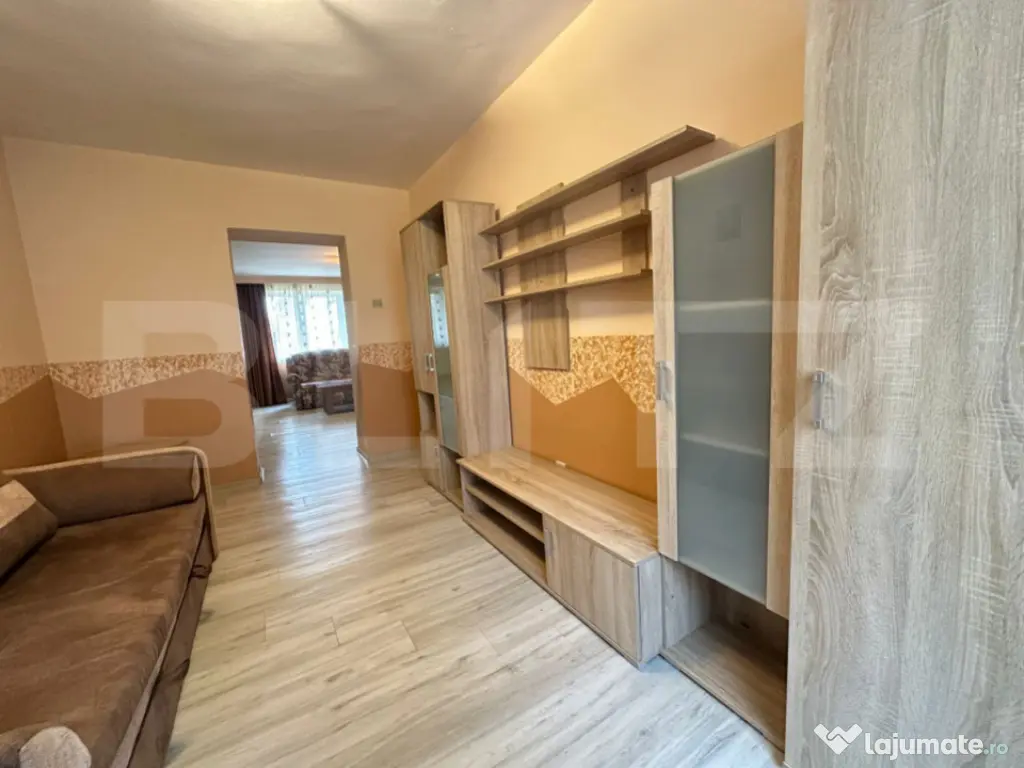 Apartament cu 3 camere, decomandat, parter – Gojdu, spați 