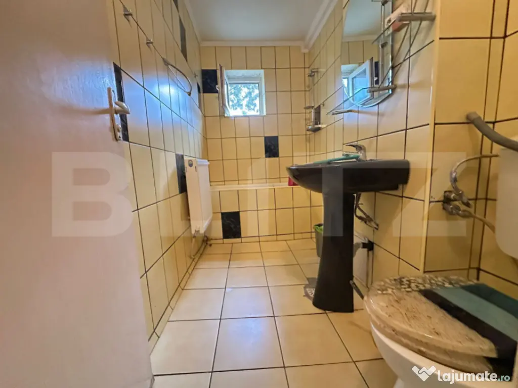 Apartament cu 3 camere, decomandat, parter – Gojdu, spați 