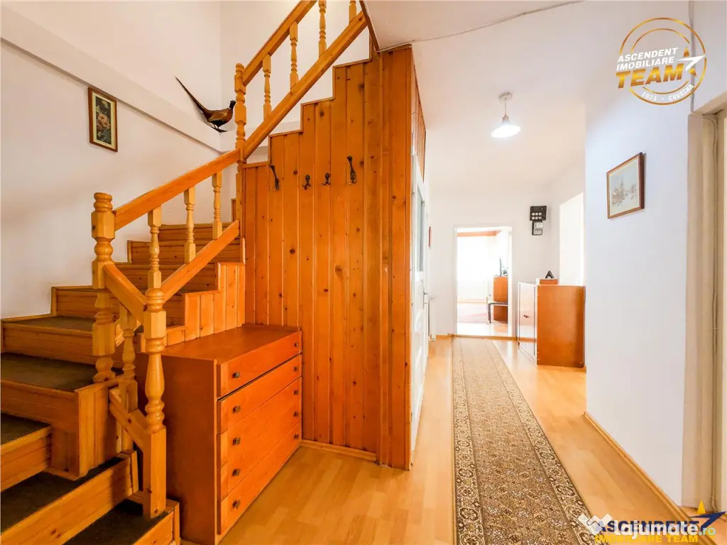 3D! Resedinta notabila,armonios cadru natural,faciliati,Cent 