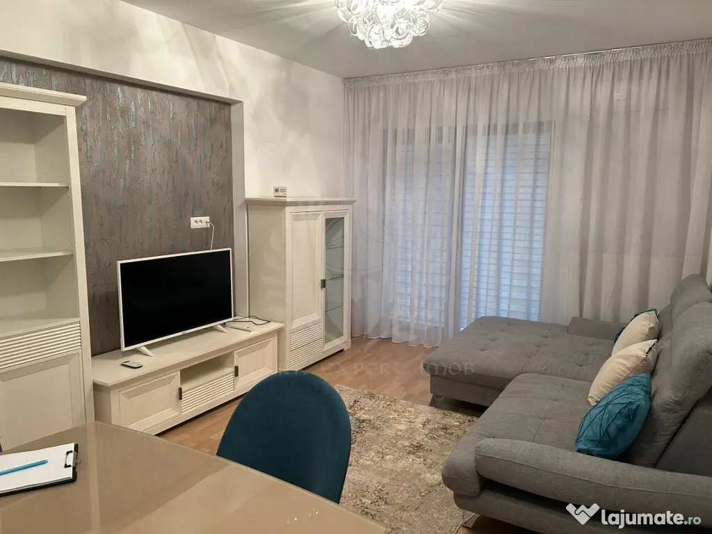 3 CAMERE//MRS SMART//LOC DE PARCARE 