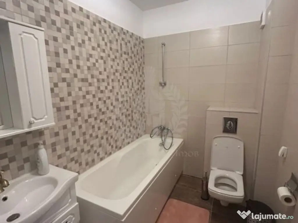 3 CAMERE//MRS SMART//LOC DE PARCARE 