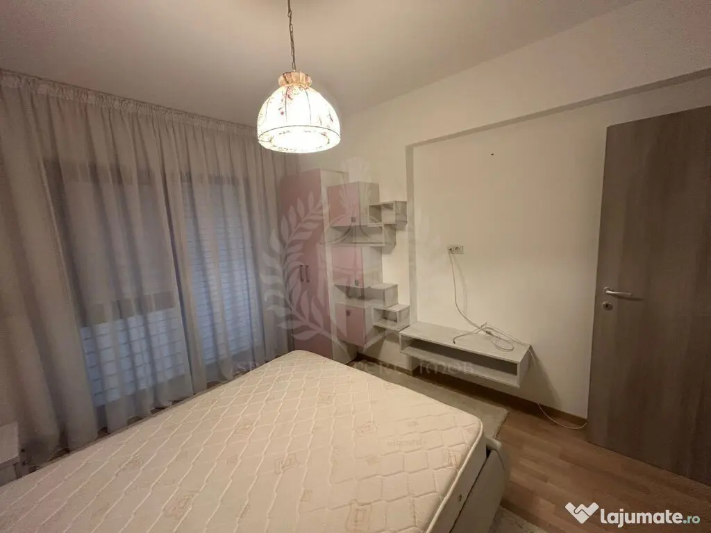 3 CAMERE//MRS SMART//LOC DE PARCARE 