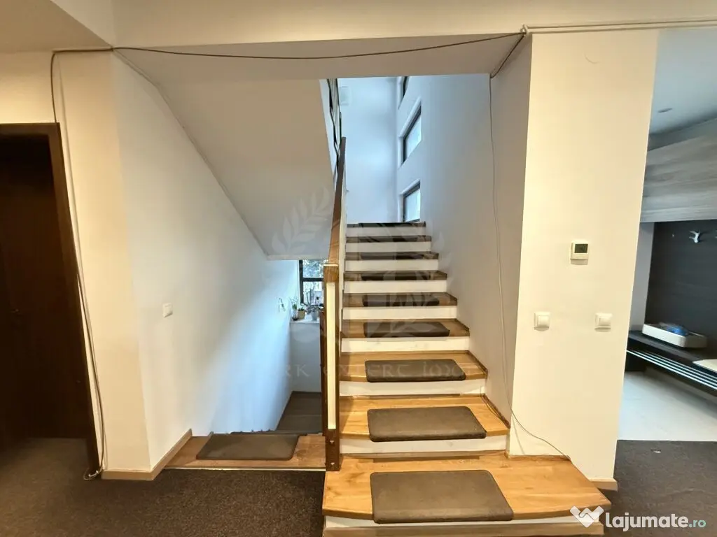 CASA /RESEDINTA//CLINICA //BIROURI// ANA IPATESCU// 