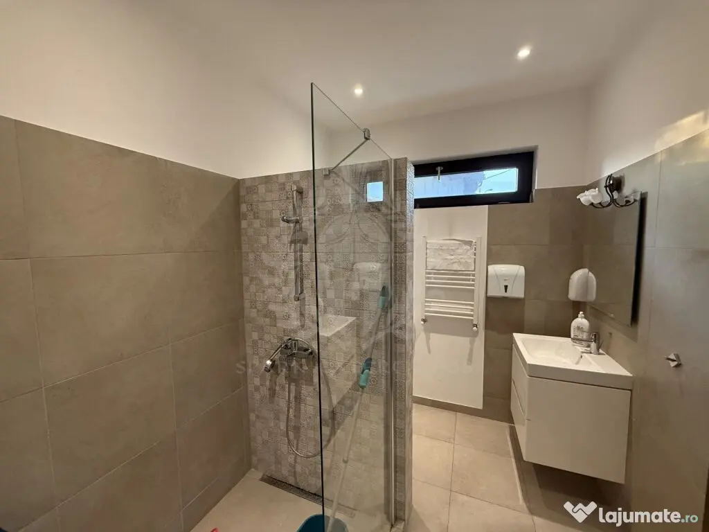 CASA /RESEDINTA//CLINICA //BIROURI// ANA IPATESCU// 