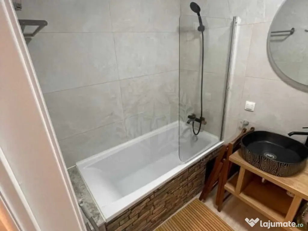 2 CAMERE / WHITE TOWER / MOBILAT SI UTILAT / BULEVARDUL 